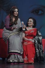 Asha Parekh, Raveena Tandon on Raveena_s NDTV chat show in Yashraj on 19th April 2012 (30).JPG