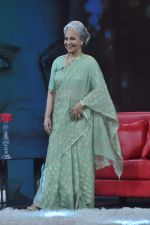 Waheeda Rehman on Raveena_s NDTV chat show in Yashraj on 19th April 2012 (37).JPG