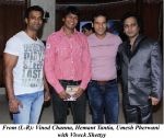 Vinod Channa, Hemant Tantia, Umesh Pherwani with Viveck Shettyy at a musical tribute to Sachin Tendulkar by Hemant Tantia in Mumbai on 24th April 2012.jpg