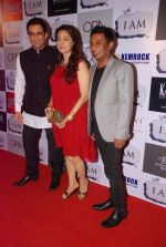 Juhi Chawla, Sanjay Suri at I Am She success bash in Mumbai on 26th April 2012 (130).JPG