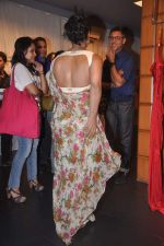Kajol at Shantanu Nikhil store launch in Bandra, Mumbai on 26th April 2012 (73).JPG