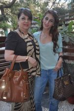 Zarine Khan, Farah Ali Khan at the launch of Bhagyashree_s store in Juhu, Mumbai on 25th April 2012 (78).JPG