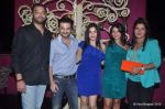 sunny, sanjay, maheep, bhavna and anna singh at Mozez Singh collection launch in Good Earth on 28th April 2012.JPG
