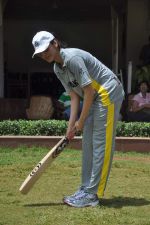 Isha Koppikar at Junnon match organised by Roataract Club of HR College on 1st May 2012 (54).JPG