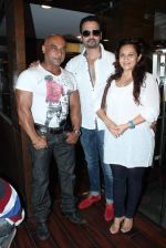 Rohit Roy, Mansi Joshi Roy with the cast of Shootout At Wadala at the launch of gym calles Red Gym in khar on 1st May 2012 (70).JPG