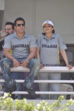 Salman Khan, Isha Koppikar at Junnon match organised by Roataract Club of HR College on 1st May 2012 (100).JPG