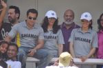 Salman Khan, Isha Koppikar at Junnon match organised by Roataract Club of HR College on 1st May 2012 (103).JPG