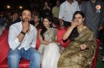 Kajol, Rohit Shetty at 143rd Dadasaheb Phalke Academy Awards 2012 on 3rd May 2012 (70).JPG