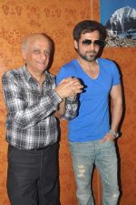 Emraan Hashmi, Mukesh Bhatt promote Jannat 2 in Gaiety, Mumbai on 4th May 2012 (125).JPG