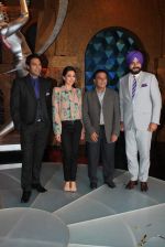 Karisma Kapoor, Sunil Gavaskar, Navjot Singh Sidhu, Sameer Kochhar on the sets of Sony Max Extra Innings in R K Studios on 6th May 2012JPG (79).JPG