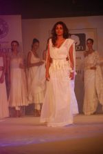 Jiah Khan at Anita Dongre Cotton Council fashion show in Mumbai on 8th May 2012 (89).JPG