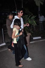 Shahrukh Khan snapped with daughter Suhana on 8th May 2012 (9).JPG
