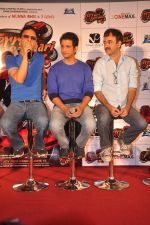Vidhu Vinod Chopra, Sharman Joshi, Rajkumar Hirani at Ferrari Ki Sawari first look in Cinemax, Mumbai on 8th May 2012 (41).JPG
