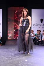 at Schwarzkopf reveals new look for the season in Renaissance Hotel, Mumbai on 10th May 2012 (190).JPG