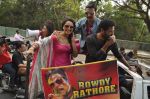 Sonakshi Sinha, Akshay Kumar, Prabhu Deva at Rowdy Rathore promotional rickshaw race on 12th May 2012 (61).JPG