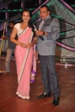 Sonakshi Sinha, Mithun Chakraborty promotes Rowdy Rathore on DID L_il Masters in Mumbai on 15th May 2012 (24).JPG