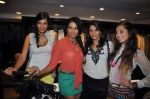 Bipasha Basu, Anushka Manchanda, Anusha Dandekar at Vinegar store launch in Mumbai on 16th May 2012 (108).JPG