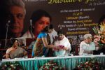 Lata Mangeshkar at Javed Akhtar_s Bestsellin_g Book Tarkash Launched in Marathi on 19th May 20112 (12).JPG