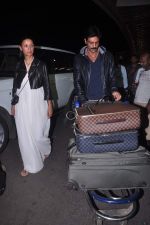Arjun Rampal and Mehr Rampal leave for Cannes on 24th May 2012 (37).JPG