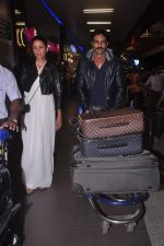 Arjun Rampal and Mehr Rampal leave for Cannes on 24th May 2012 (42).JPG