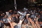 Shahrukh Khan snapepd at the airport, Mumbai on 29th May 2012 (2).JPG