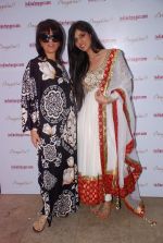 Neeta Lulla, Nishka Lulla at Indian Hanger anniversary bash with Neeta Lulla fashion show in Mumbai on 2nd May 2012 (300).JPG