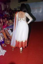 Nishka Lulla at Indian Hanger anniversary bash with Neeta Lulla fashion show in Mumbai on 2nd May 2012 (93).JPG