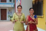 neha & Disha Wakani on location with stars of tarak mehta ka ooltah Chashmah on 3rd June 2012.jpg