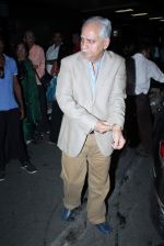 Ramesh Sippy leave for IIFA at International Airport, Mumbai on 5th June 2012 (15).JPG