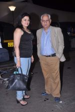 Ramesh Sippy, Kiran Sippy leave for IIFA at International Airport, Mumbai on 5th June 2012 (21).JPG