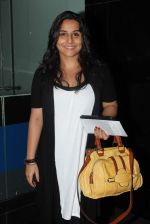 Vidya Balan leave for IIFA in International Airport, Mumbai on 8th June 2012 (10).JPG