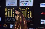 Rekha at IIFA Awards 2012 Red Carpet in Singapore on 9th June 2012 (27).JPG