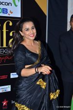 Vidya Balan at IIFA Awards 2012 Red Carpet in Singapore on 9th June 2012  (243).JPG