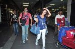 Malaika Arora Khan, Arbaaz Khan return from Singapore after attending IIFA Awards in Mumbai on 12th June 2012 (12).JPG