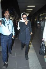 Rekha return from Singapore after attending IIFA Awards in Mumbai on 12th June 2012 (1).JPG
