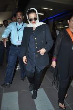 Rekha return from Singapore after attending IIFA Awards in Mumbai on 12th June 2012 (6).JPG
