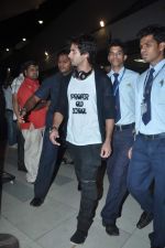 Shahid Kapoor return from Singapore after attending IIFA Awards in Mumbai on 12th June 2012 (40).JPG