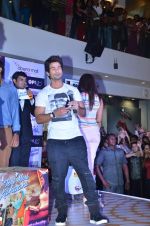 Shahid Kapoor at Opium eye wear promotions in Oberoi Mall, Goregaon on 13th June 2012 (11).JPG