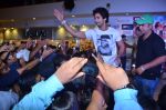 Shahid Kapoor at Opium eye wear promotions in Oberoi Mall, Goregaon on 13th June 2012 (9).JPG