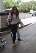 Priyanka Chopra snapped on way to Indore on 14th June 2012 (4).JPG