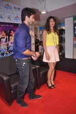Shahid Kapoor, Priyanka Chopra at Reliance Digital in Andheri, Mumbai on 19th 2012 (20).JPG
