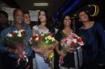 Sushmita Sen with I am She girl Himangini Singh wins Miss Asia Pacific World title and returns to Mumbai in International Airport on 21st June 2012 (34).JPG