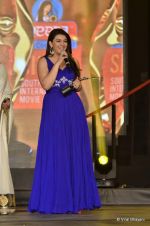 Hansika Motwani at SIIMA Awards Red carpet at Dubai World Trade Centre on 22nd June 2012 (113).JPG