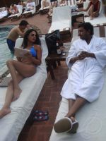 Veena Malik With Hemant Madhukar Romance (7).jpg