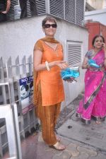 Deepa Sahi at Esha Deol_s mehendi ceremony in Royalty, Mumbai on 27th June 2012 (99).JPG
