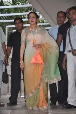 Hema Malini at Esha Deol_s mehendi ceremony in Royalty, Mumbai on 27th June 2012 (51).JPG