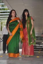at Esha Deol_s mehendi ceremony in Royalty, Mumbai on 27th June 2012 (9).JPG