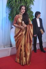 REkha at Esha Deol_s wedding reception in five-star hotel,Mumbai on 30th June 2012 (154).JPG
