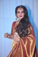 REkha at Esha Deol_s wedding reception in five-star hotel,Mumbai on 30th June 2012 (158).JPG