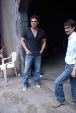 Sunil Shetty on location of film Mere Dost Picture Abhi Baki Hain in Kandivali, Mumbai on 30th June 2012 (22).JPG